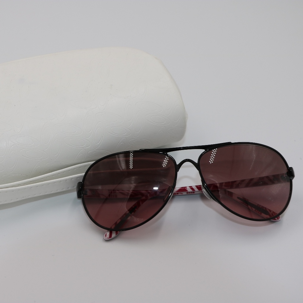 Oakley Feedback Breast Cancer Awareness Sunglasses